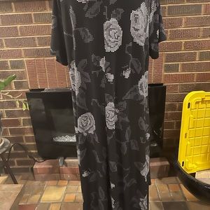 2  for $5 LuLaRoe dresses size xl—-!